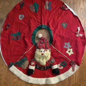 Adorable Santa Tree Skirt, 39" diameter